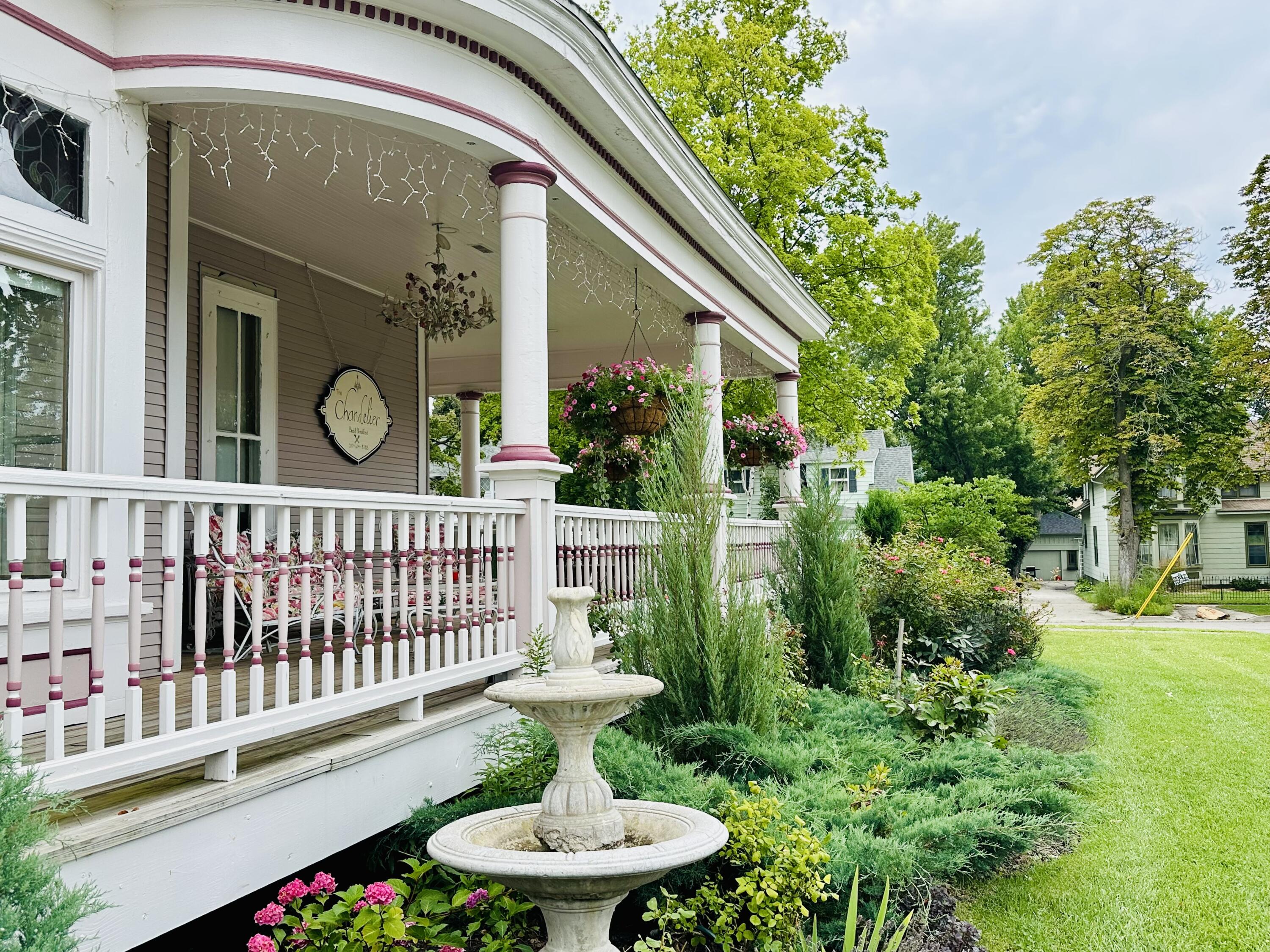 461 5th Street Manistee, MI 49660 - Photo 4 of 89 Victorian dream