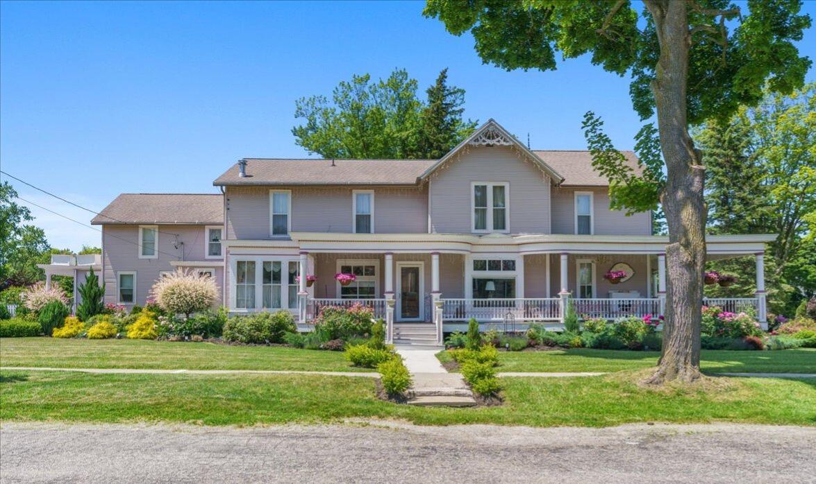 461 5th Street Manistee, MI 49660 - Photo 6 of 89 A place where dreams come true