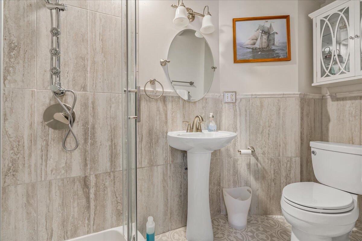 461 5th Street Manistee, MI 49660 - Photo 61 of 89 Ensuite bath for bedroom 4