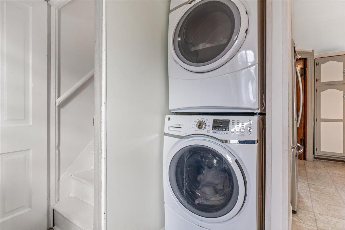 461 5th Street Manistee, MI 49660 - Photo 70 of 89 Mainfloor laundry off kitchen