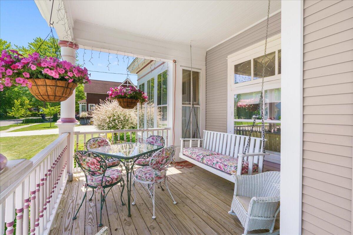 461 5th Street Manistee, MI 49660 - Photo 10 of 89 A storybook home!