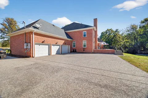 $2,240,000 | 2201 Old Hickory Boulevard, Nashville, TN 37215
