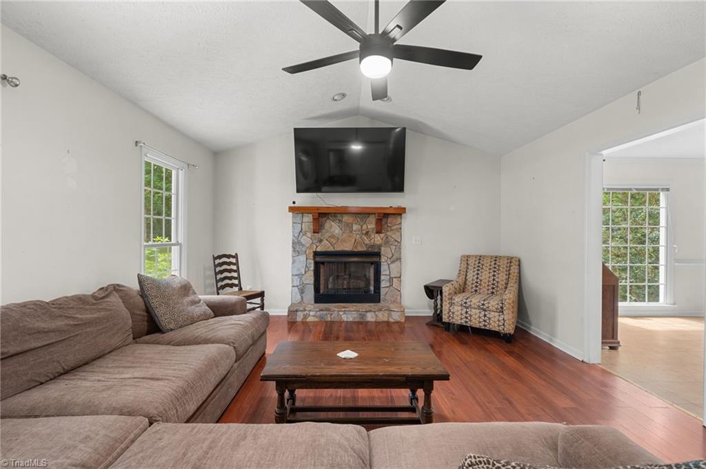 1085 Woodbury Road King, NC 27021 - Photo 8 of 34