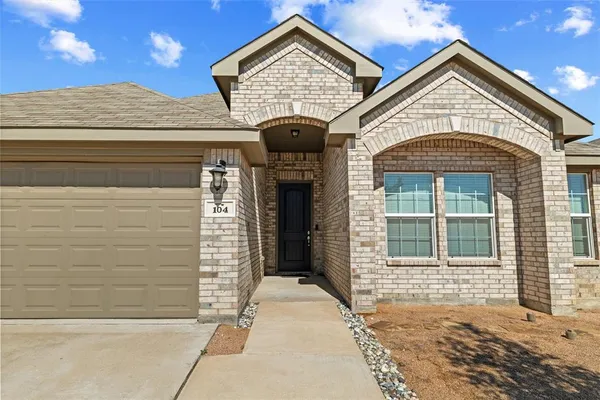 $300,000 | 104 Cadyn Drive, Keene, TX 76059