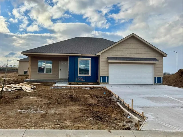 $399,950 | 1642 North 157th Terrace, Basehor, KS 66007