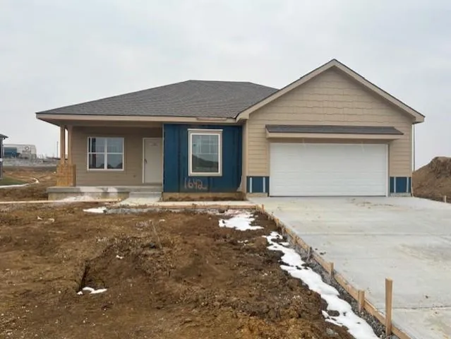 $399,950 | 1642 North 157th Terrace, Basehor, KS 66007