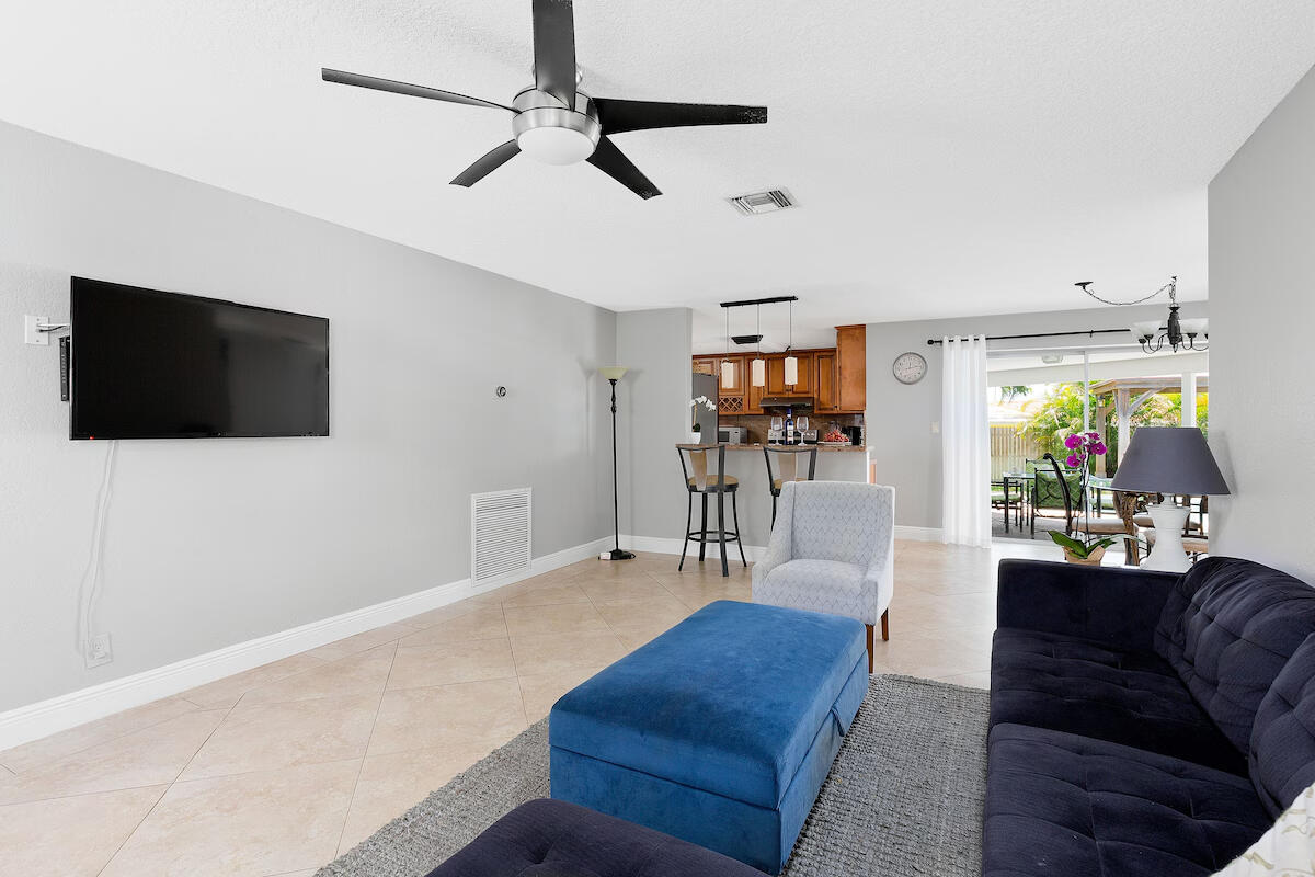 4348 Northwest 2nd Terrace Boca Raton, FL 33431 - Photo 3 of 35 582c1e57