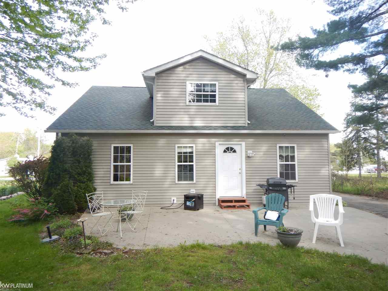 9378 River Road Algonac, MI 48001 - Photo 5 of 45 31319514-4.JPG