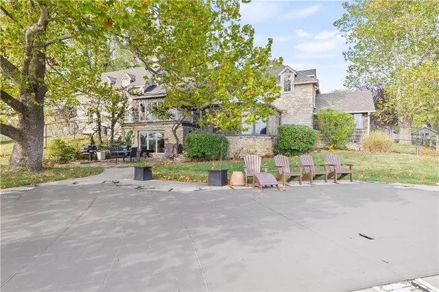 $2,900,000 | 21405 West 73rd Terrace, Shawnee, KS 66218