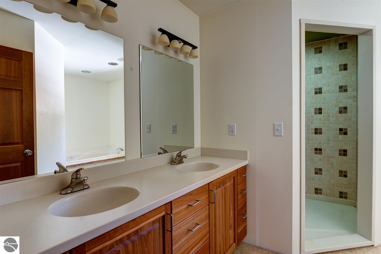 8104 Bennett Road Williamsburg, MI 49690 - Photo 25 of 70 1795315-24.JPG