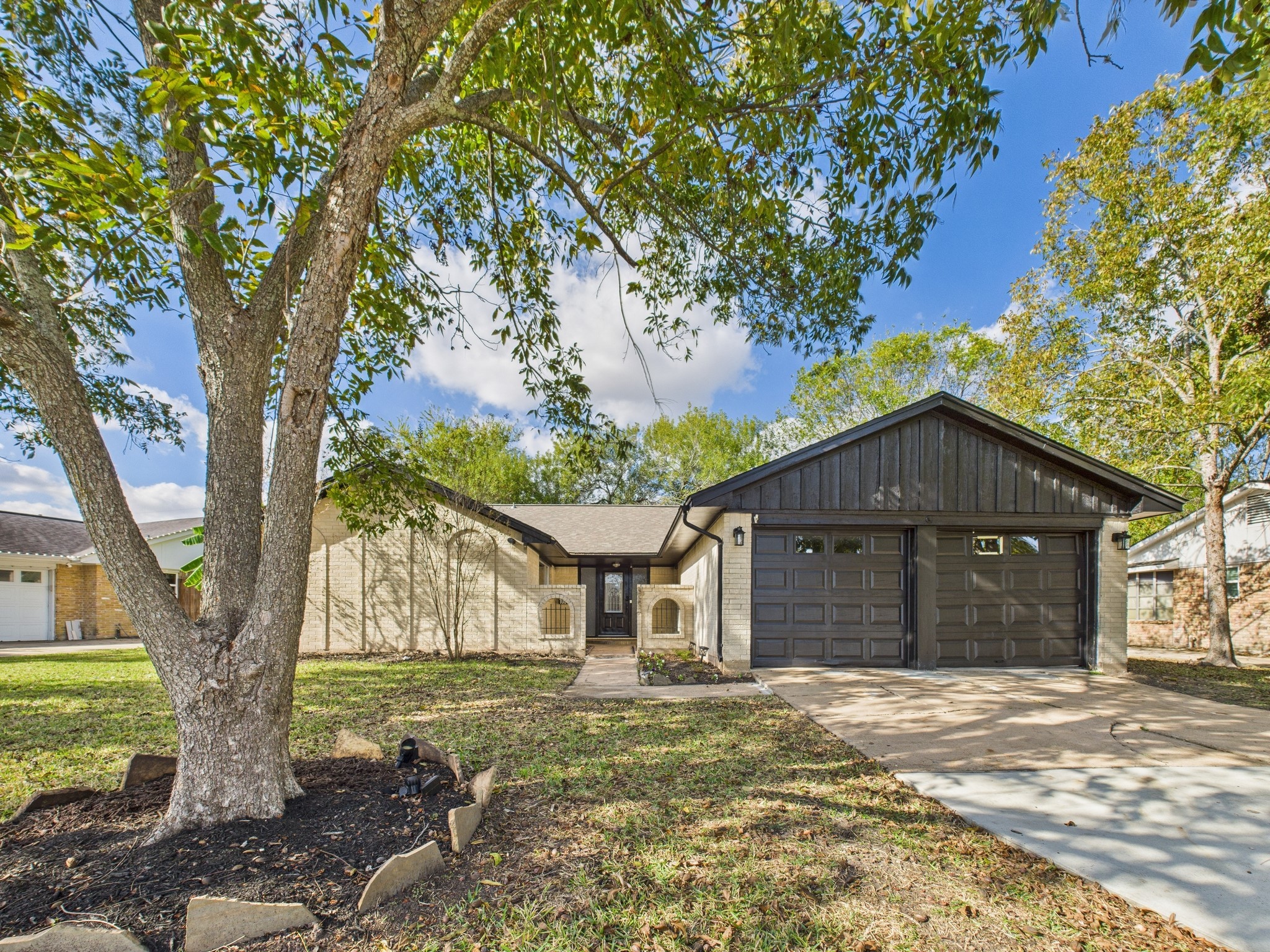 10915 Sagedowne Lane Houston, TX 77089 - Photo 1 of 29