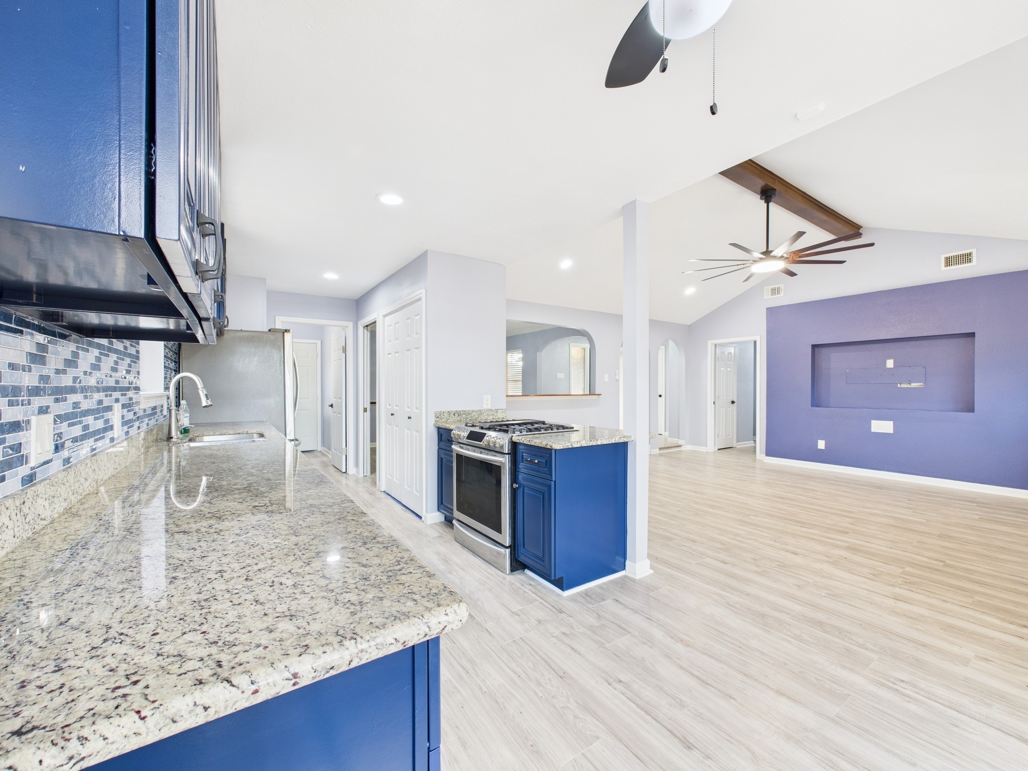 10915 Sagedowne Lane Houston, TX 77089 - Photo 12 of 29