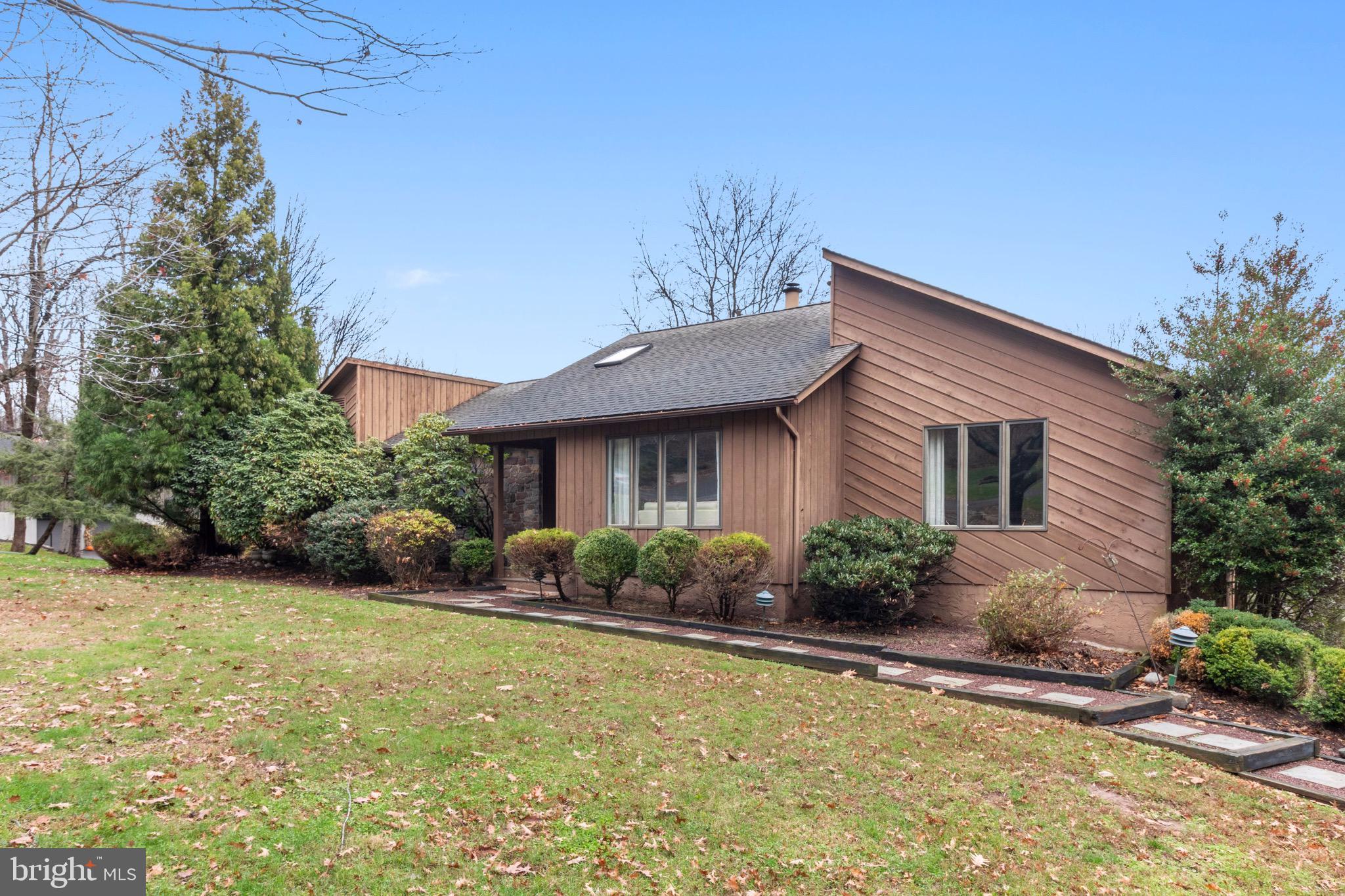 4 Timber Ridge Court Flemington, NJ 08822 - Photo 2 of 31
