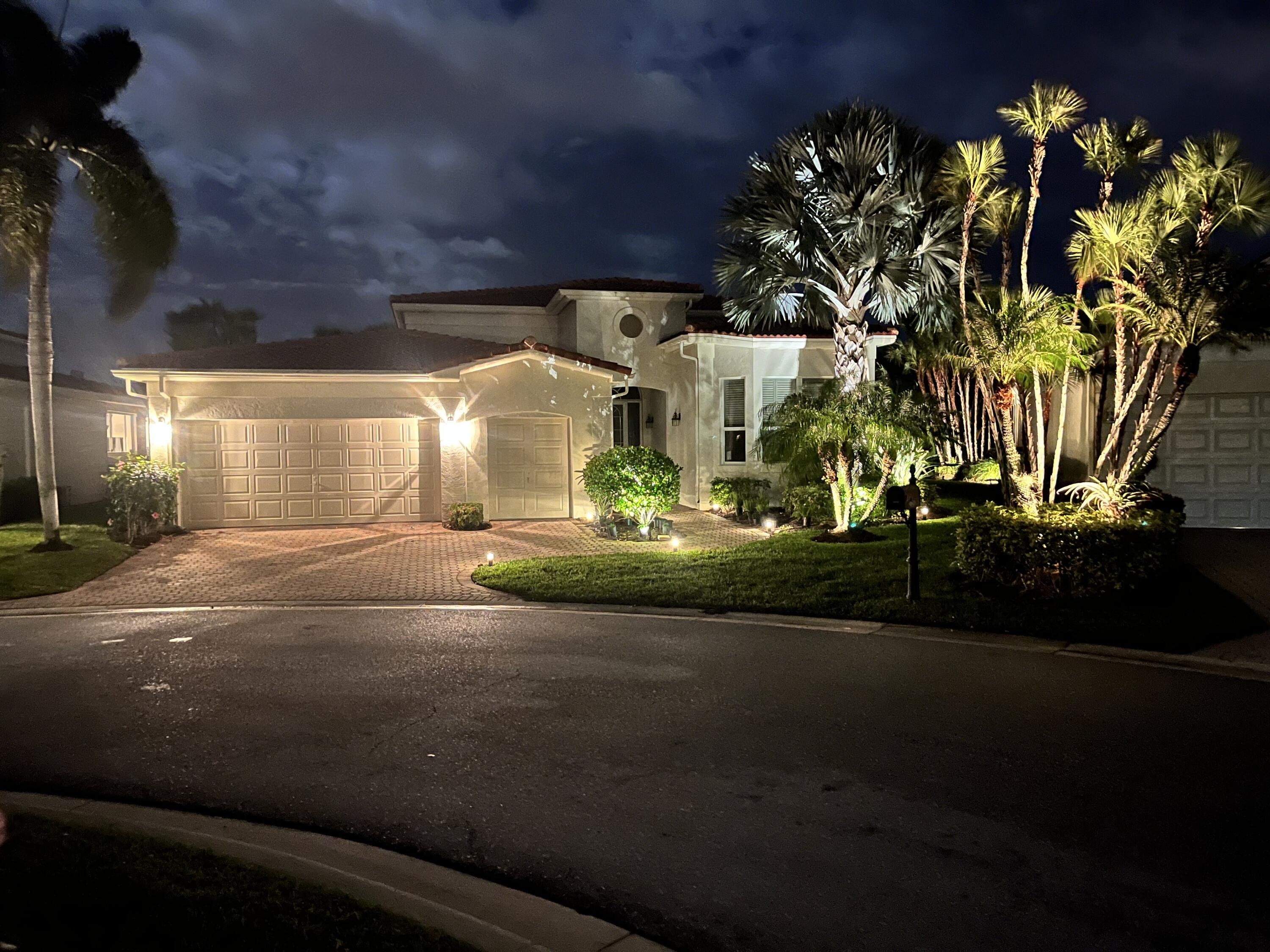 15810 Windrift Drive Jupiter, FL 33477 - Photo 4 of 52 New Landscape Lighting