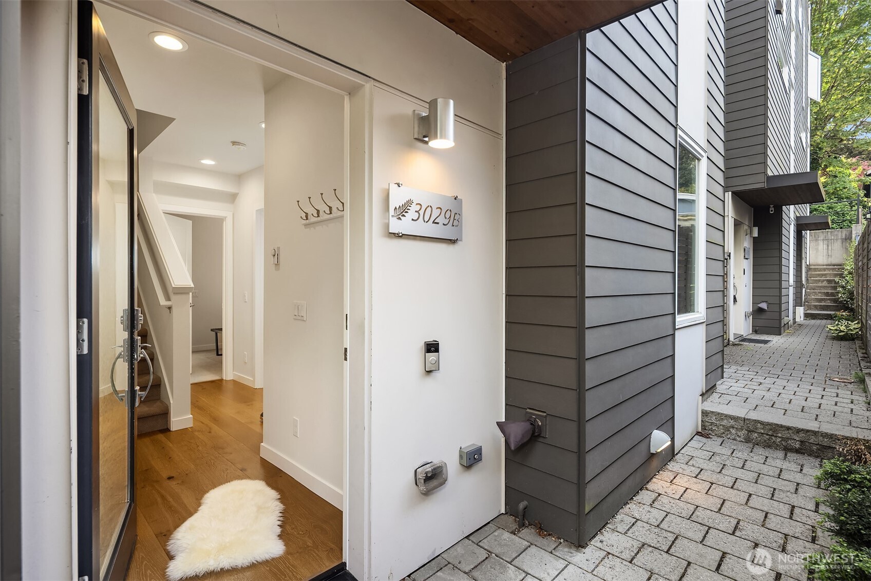 3029 3rd Avenue West, Unit B Seattle, WA 98119 - Photo 22 of 26