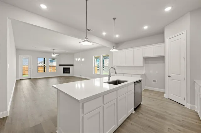 $469,900 | 413 Daybreak Drive, Waxahachie, TX 75167