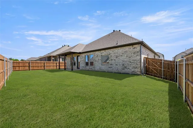 $469,900 | 413 Daybreak Drive, Waxahachie, TX 75167