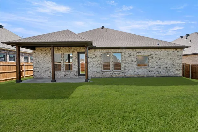 $469,900 | 413 Daybreak Drive, Waxahachie, TX 75167