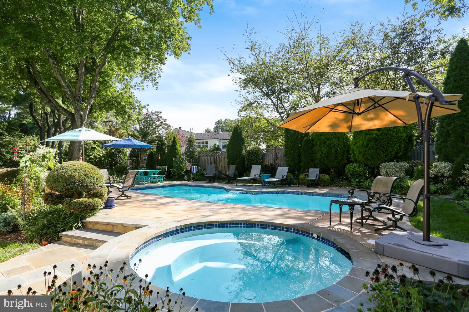 923 Bellview Road McLean, VA 22102 - Photo 3 of 81 Spa and poolside