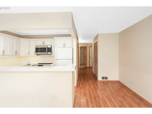 $195,000 | 167 North Hayden Bay Drive, Portland, OR 97217