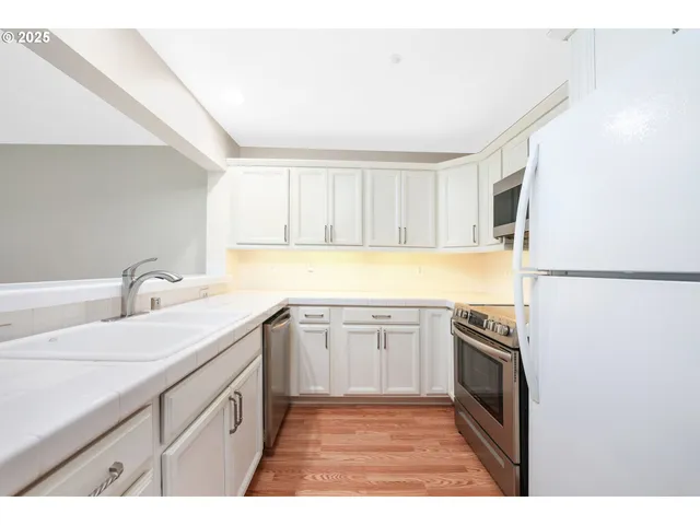 $195,000 | 167 North Hayden Bay Drive, Portland, OR 97217