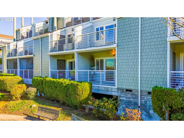 $195,000 | 167 North Hayden Bay Drive, Portland, OR 97217