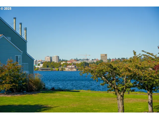 $195,000 | 167 North Hayden Bay Drive, Portland, OR 97217