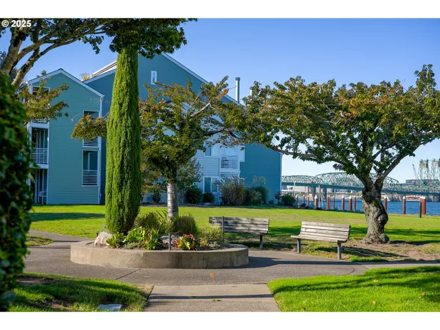 $195,000 | 167 North Hayden Bay Drive, Portland, OR 97217