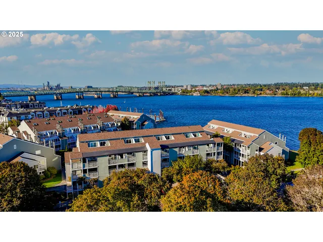 $195,000 | 167 North Hayden Bay Drive, Portland, OR 97217