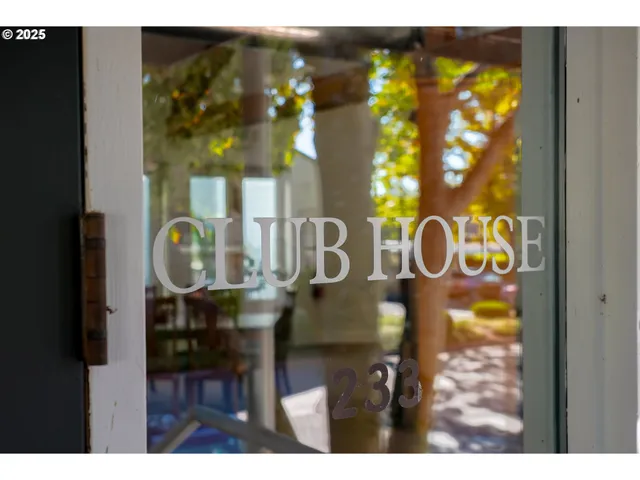 $195,000 | 167 North Hayden Bay Drive, Portland, OR 97217