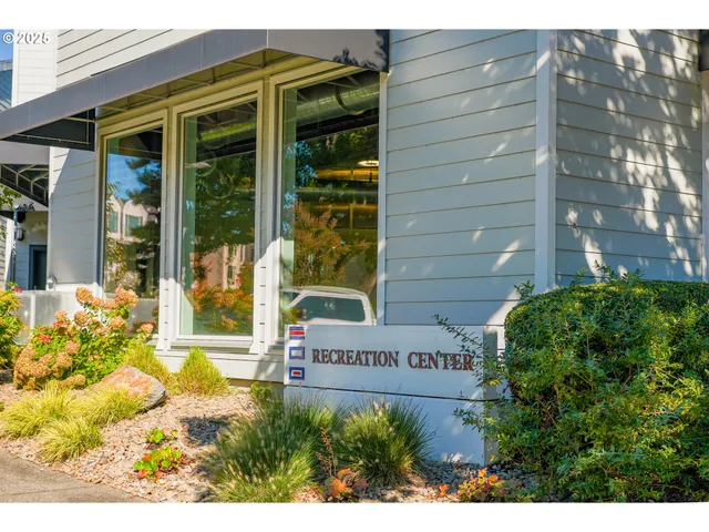 $195,000 | 167 North Hayden Bay Drive, Portland, OR 97217