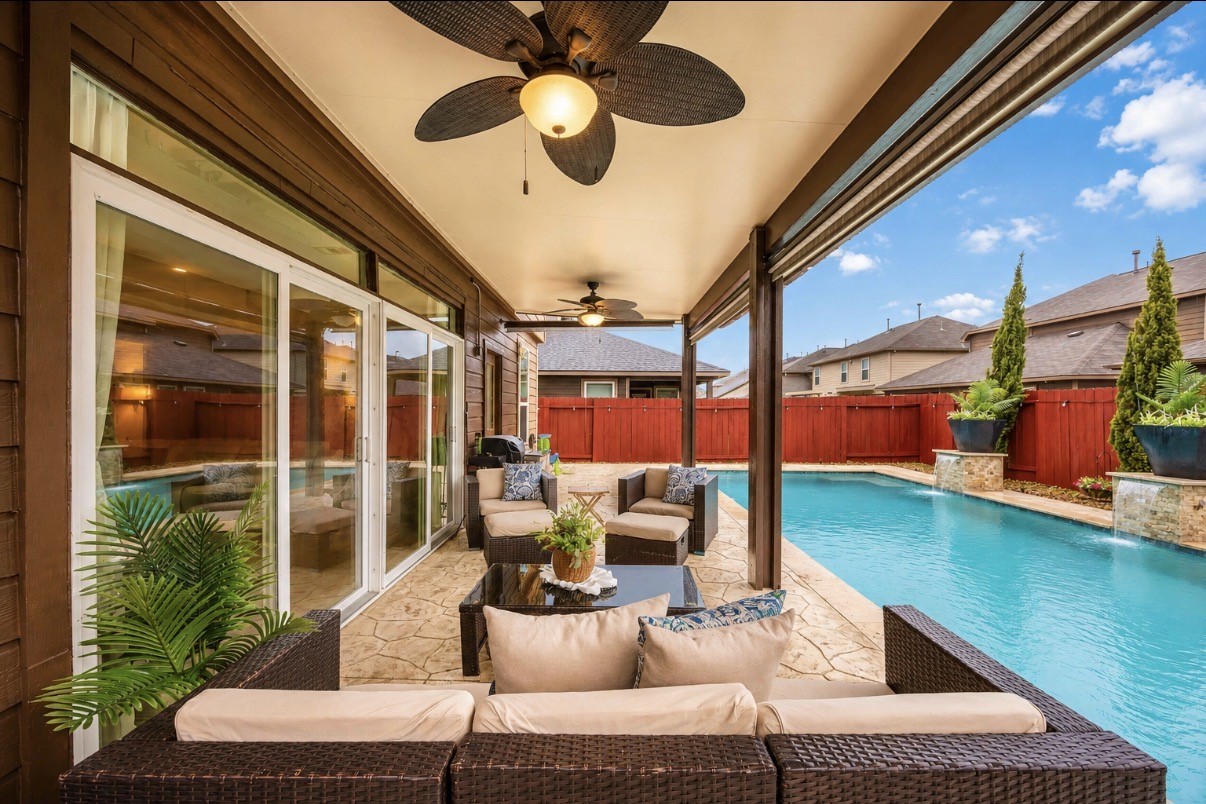 2139 Pacific Loon Lane Conroe, TX 77385 - Photo 3 of 21