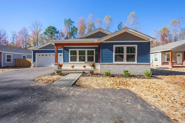 $299,900 | 2131 North Royal Street, Jackson, TN 38305