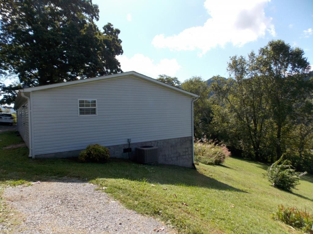 170 Timber Ridge Lane Gate City, VA 24251 - Photo 5 of 25 Photo 5
