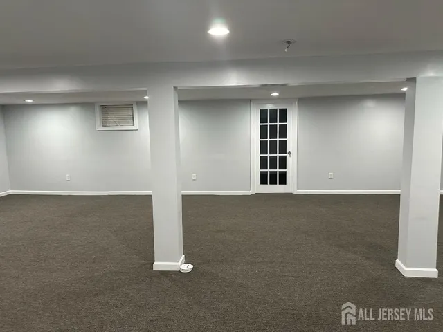 $3,500 | 242 Grove Street, Woodbridge, NJ 07095