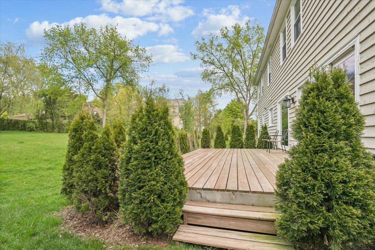 250 Wilshire Road Lake Forest, IL 60045 - Photo 22 of 28 a view of outdoor space yard and porch