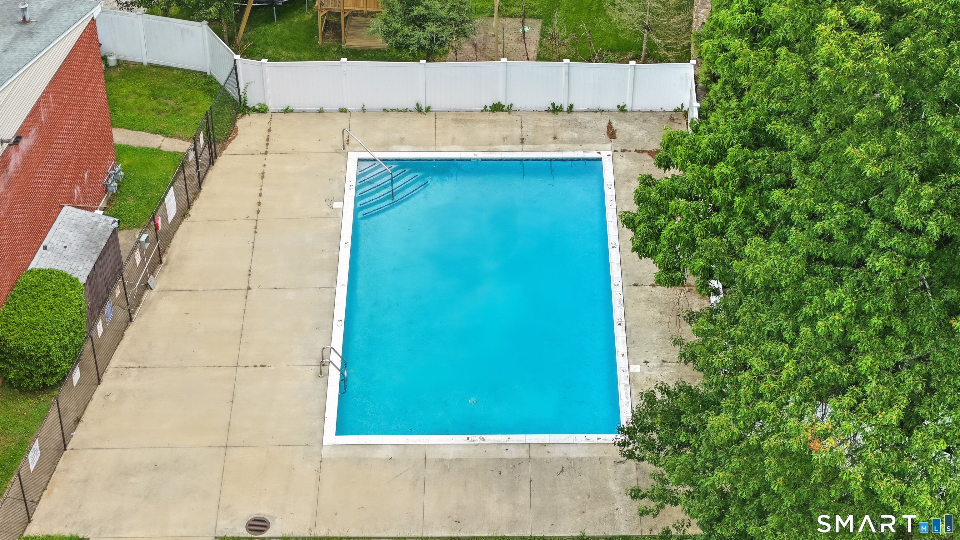 50 Greenhouse Road, Unit 41D Bridgeport, CT 06606 - Photo 17 of 20 an aerial view of residential house with outdoor space