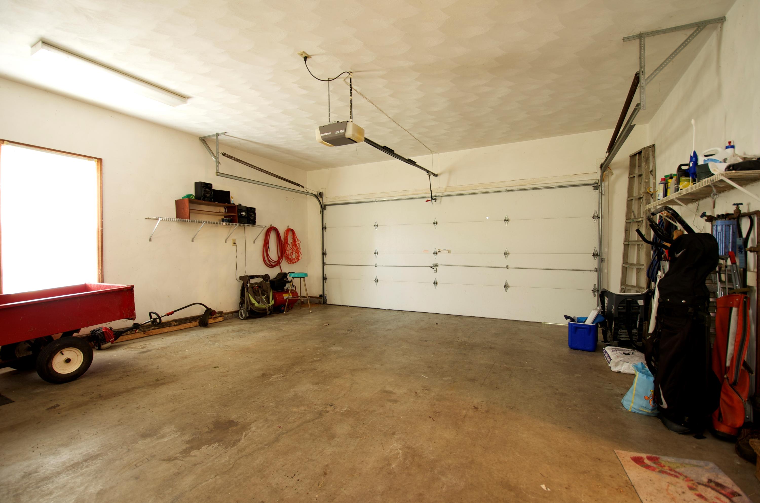 2887 Lithia Road Buchanan, VA 24066 - Photo 40 of 46 Garage