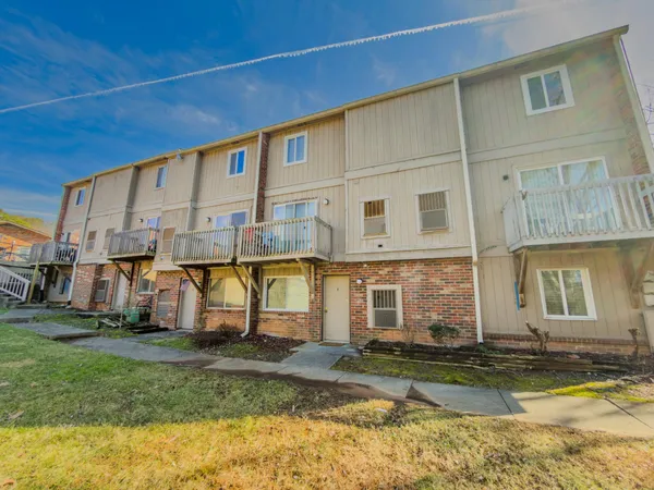 $1,200 | 5131 Overland Drive, Unit H, Roanoke, VA 24018