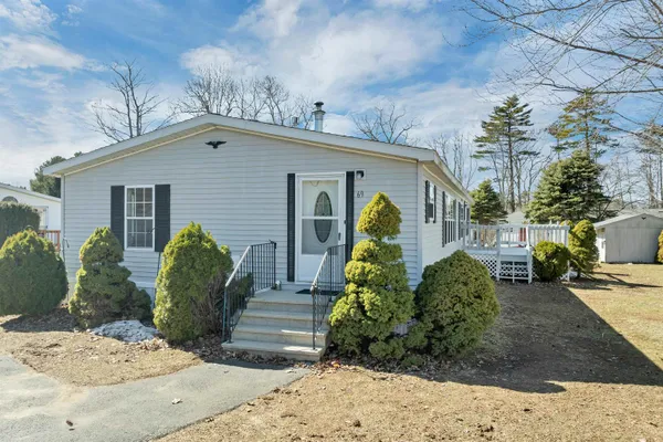 $289,900 | 69 Oak Drive, North Hampton, NH 03862