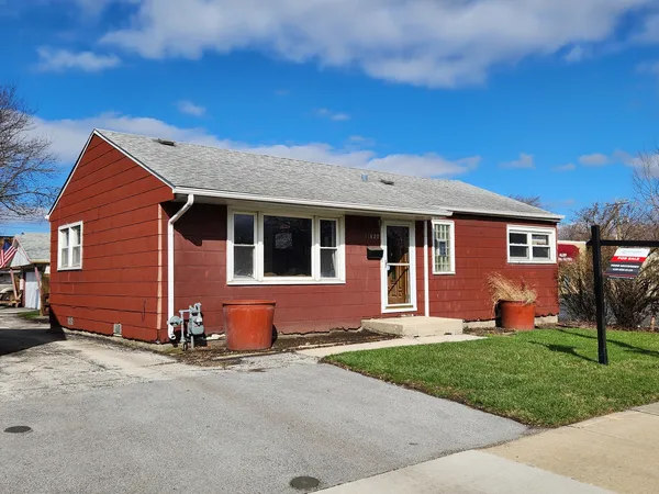 $290,000 | 11820 South Pulaski Road, Alsip, IL 60803