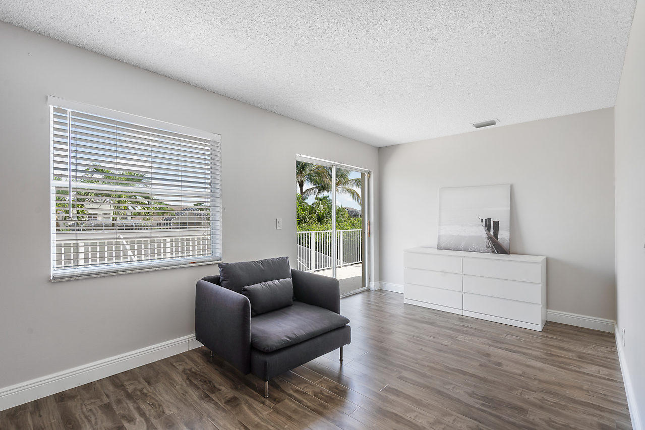 19681 Black Olive Lane Boca Raton, FL 33498 - Photo 18 of 47 019-19681BlackOliveLn-BocaRaton-FL-small