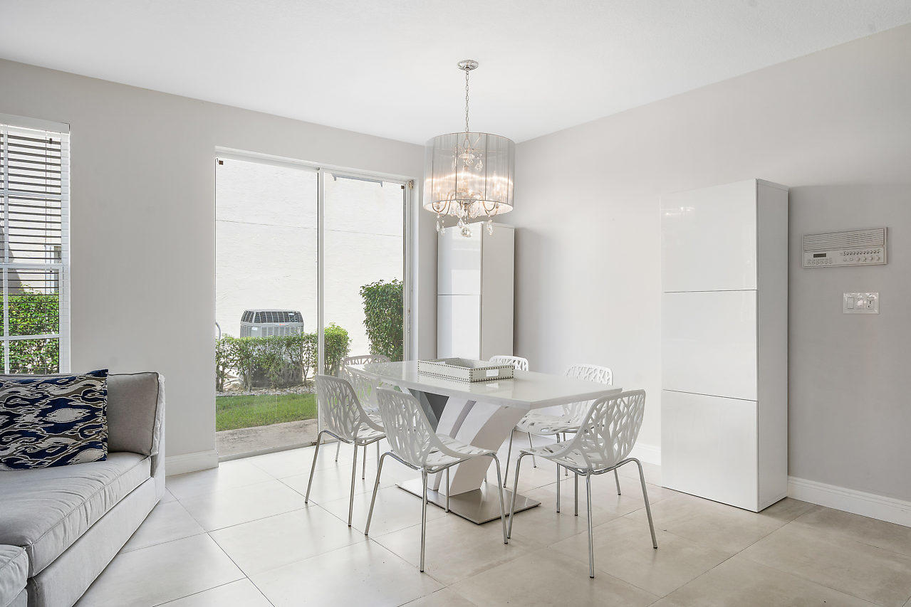 19681 Black Olive Lane Boca Raton, FL 33498 - Photo 6 of 47 009-19681BlackOliveLn-BocaRaton-FL-small