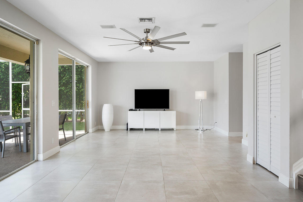 19681 Black Olive Lane Boca Raton, FL 33498 - Photo 10 of 47 012-19681BlackOliveLn-BocaRaton-FL-small