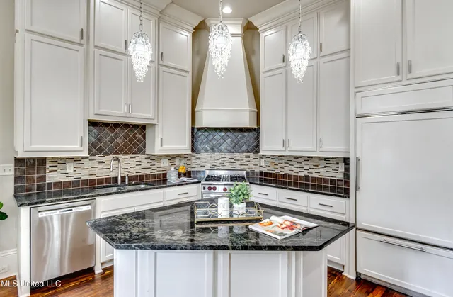 $460,000 | 104 La Salle Street, Madison, MS 39110