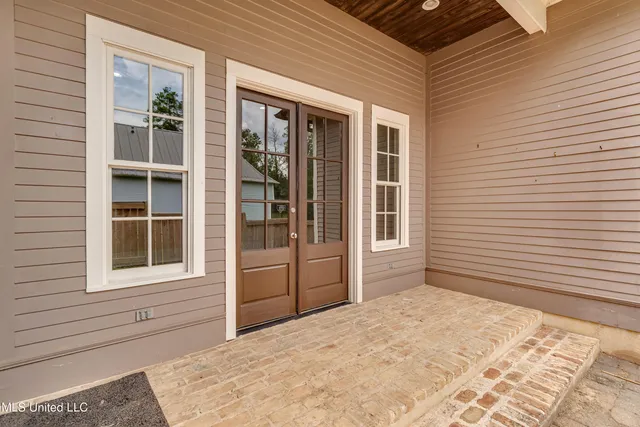 $460,000 | 104 La Salle Street, Madison, MS 39110