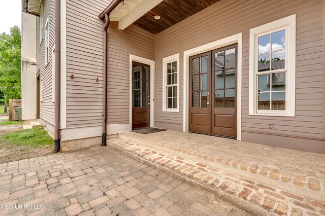 $460,000 | 104 La Salle Street, Madison, MS 39110