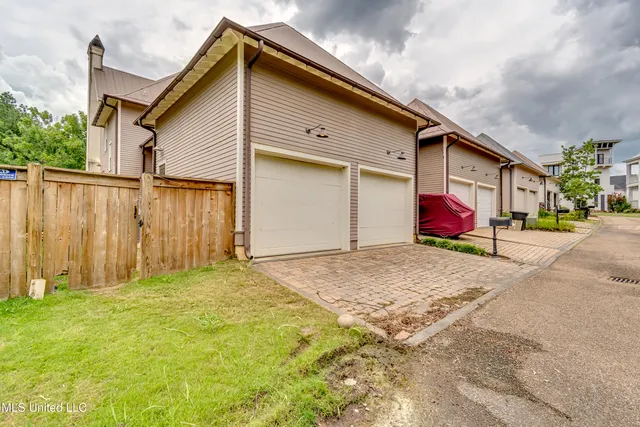 $460,000 | 104 La Salle Street, Madison, MS 39110