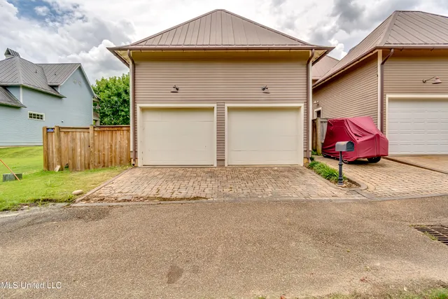 $460,000 | 104 La Salle Street, Madison, MS 39110