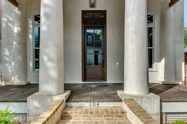 $435,000 | 104 La Salle Street, Madison, MS 39110